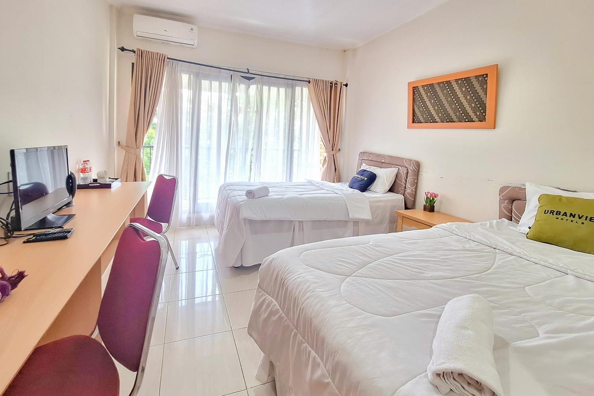 Urbanview Hotel Tridaya Cisarua Puncak 外观 照片