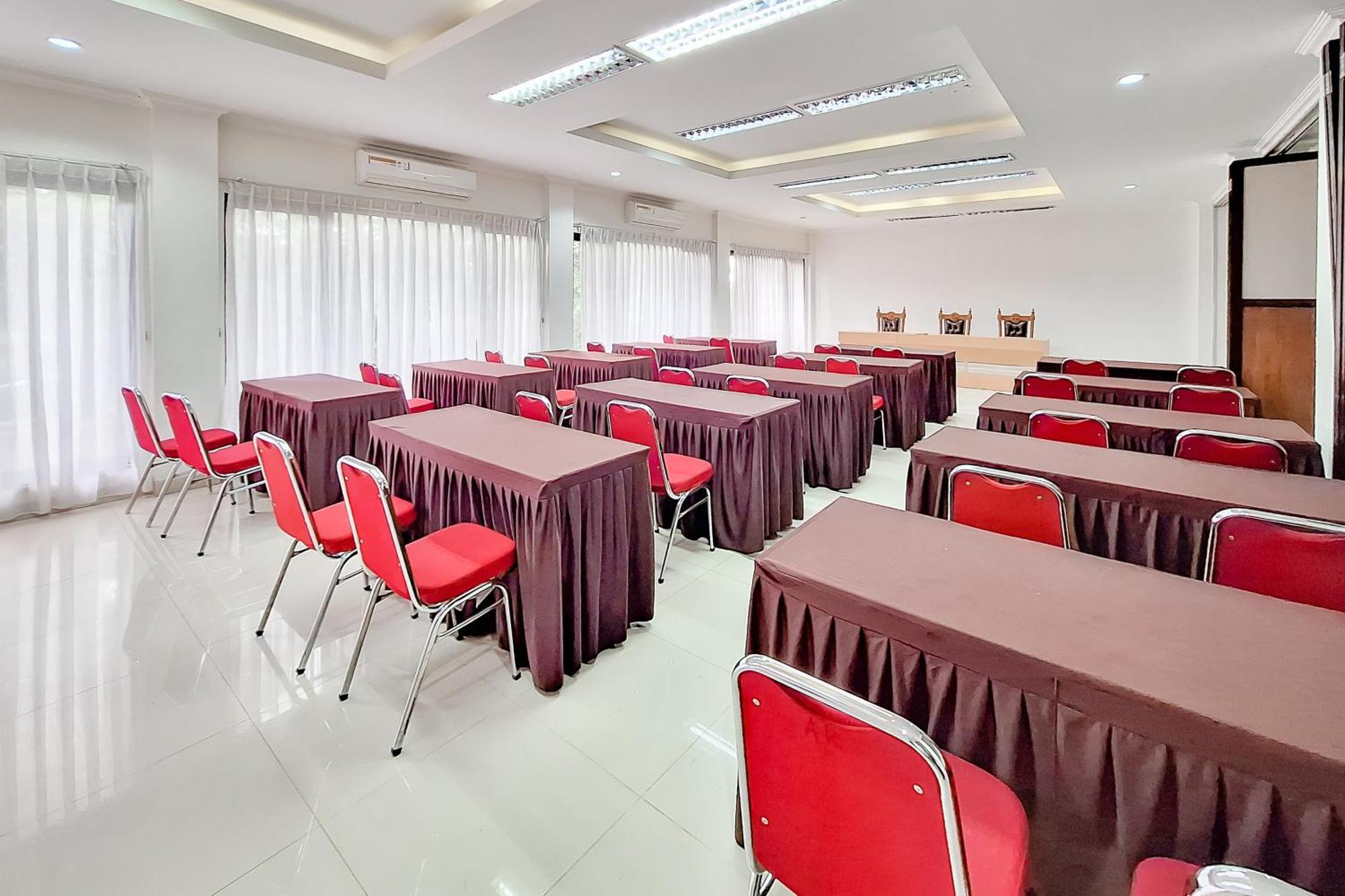 Urbanview Hotel Tridaya Cisarua Puncak 外观 照片