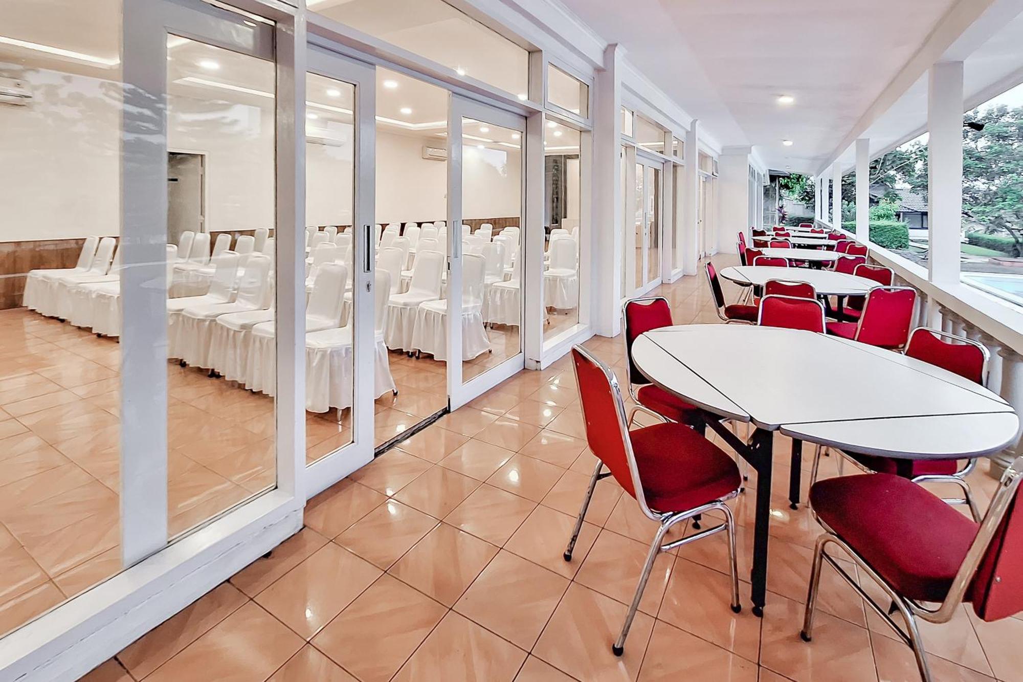 Urbanview Hotel Tridaya Cisarua Puncak 外观 照片